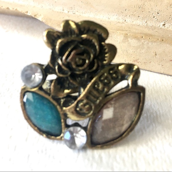 Guess ring. - Picture 6 of 7